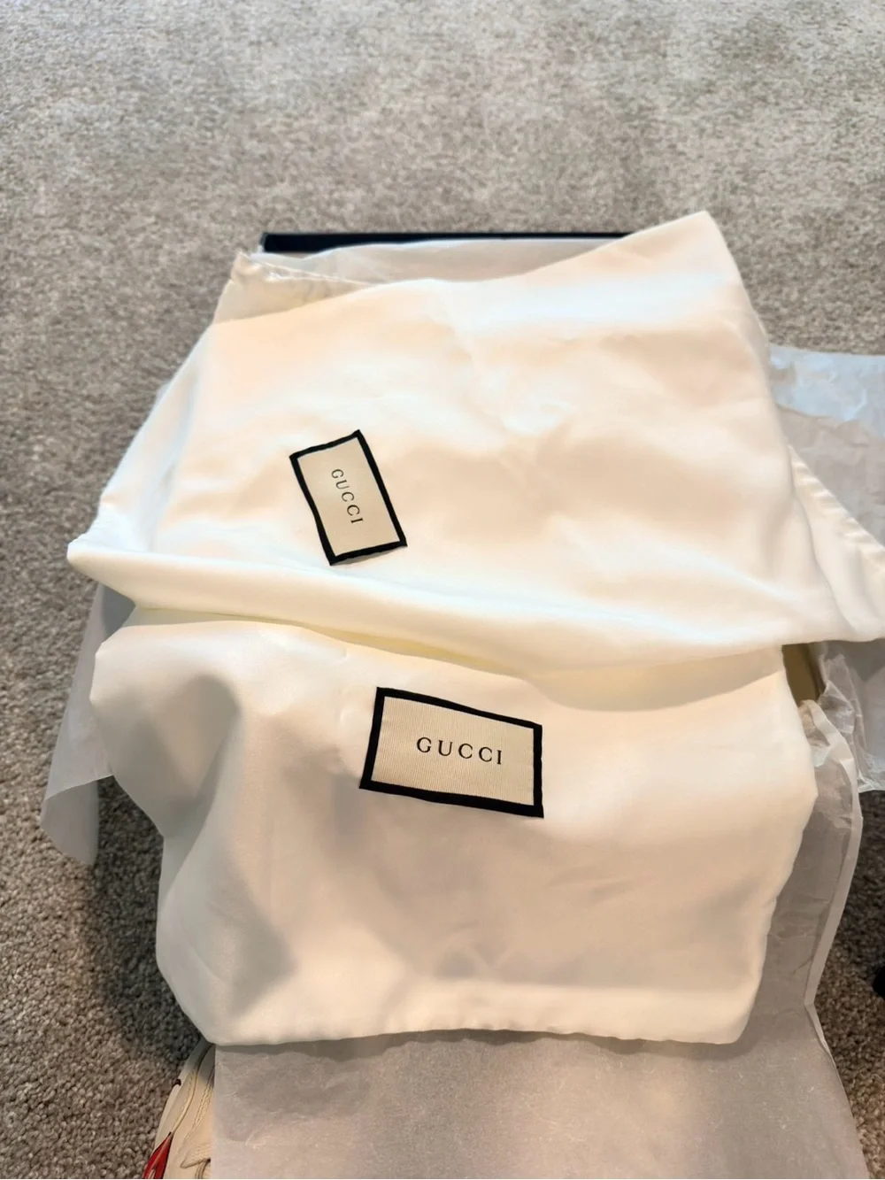 Gucci Rhyton Lips Graphic White Red Low Top Sneakers Athletic Casual